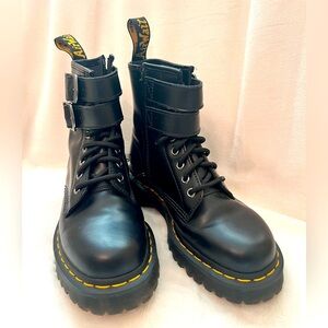 Dr.Martens Size 7USM 8USL